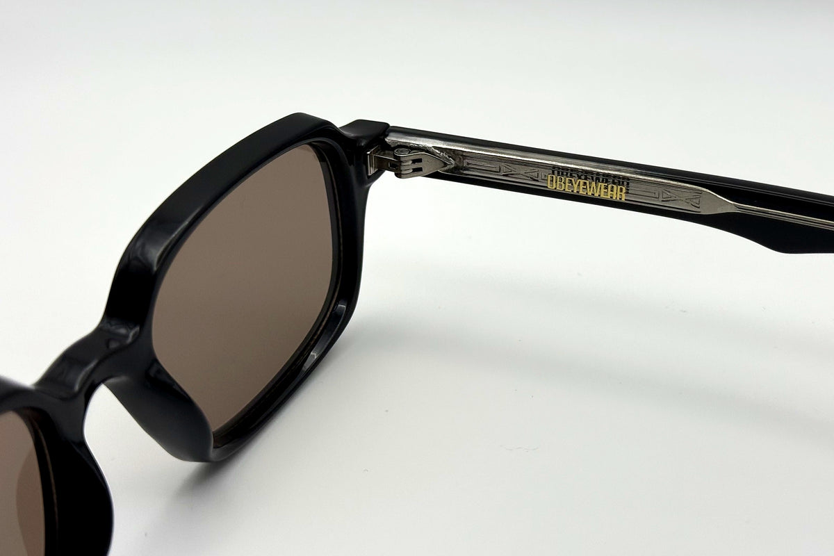 OBE 001 Black sunglasses, temple arm logo