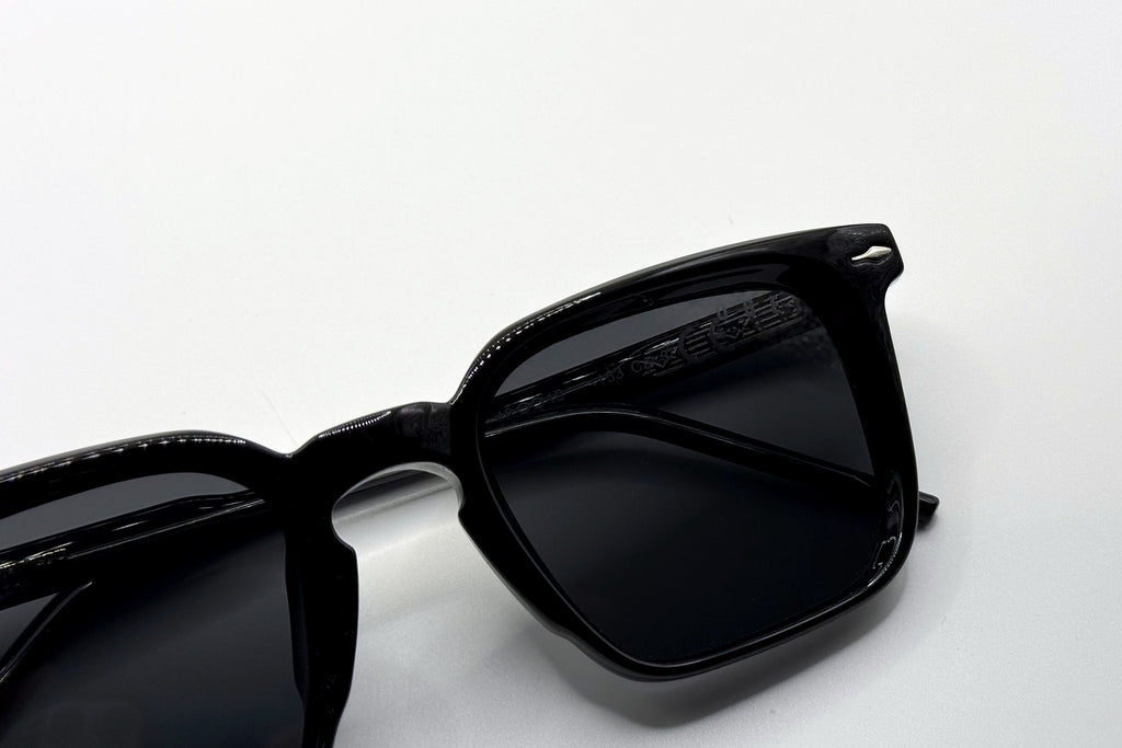 OBE 002 Black sunglasses, lens detail