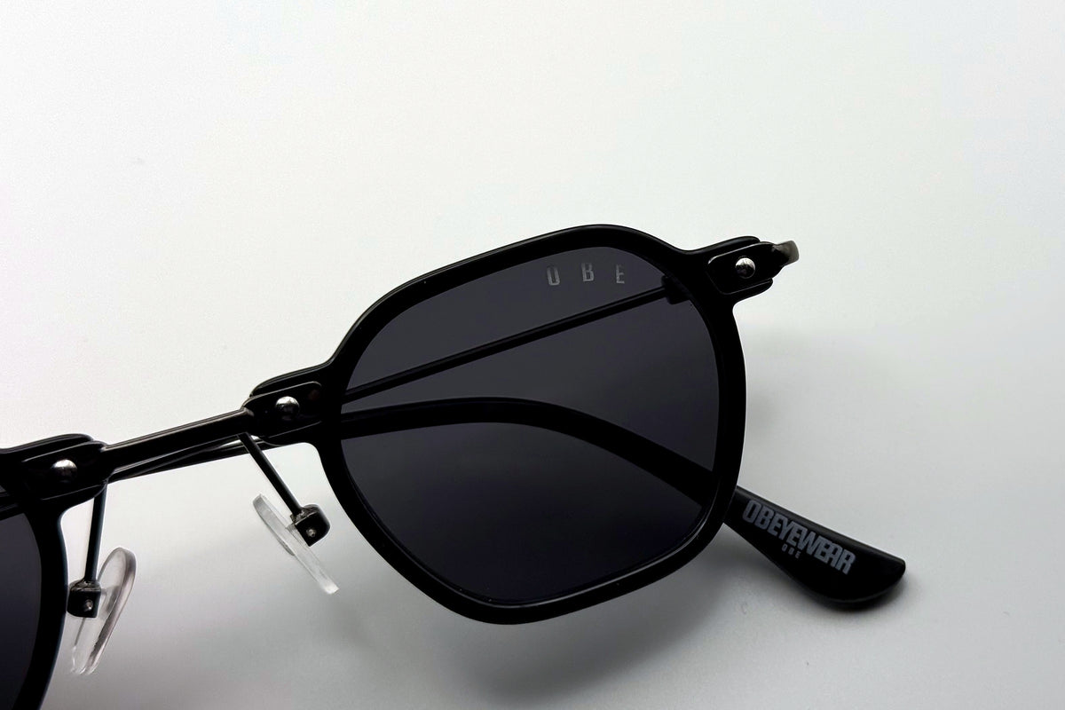 OBE 004 Black sunglasses, lens detail