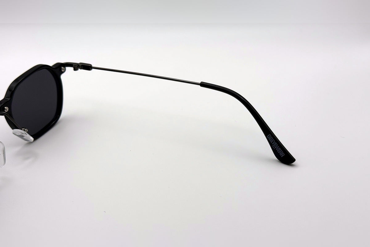 OBE 004 Black sunglasses, temple arm and logo tip